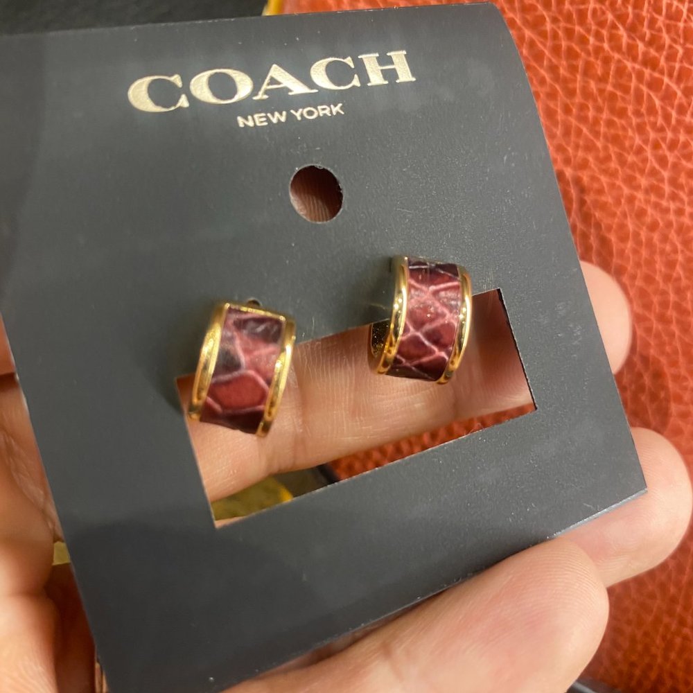 HUGGIE EARRINGS (COACH 6108) - Picture 5 of 5
